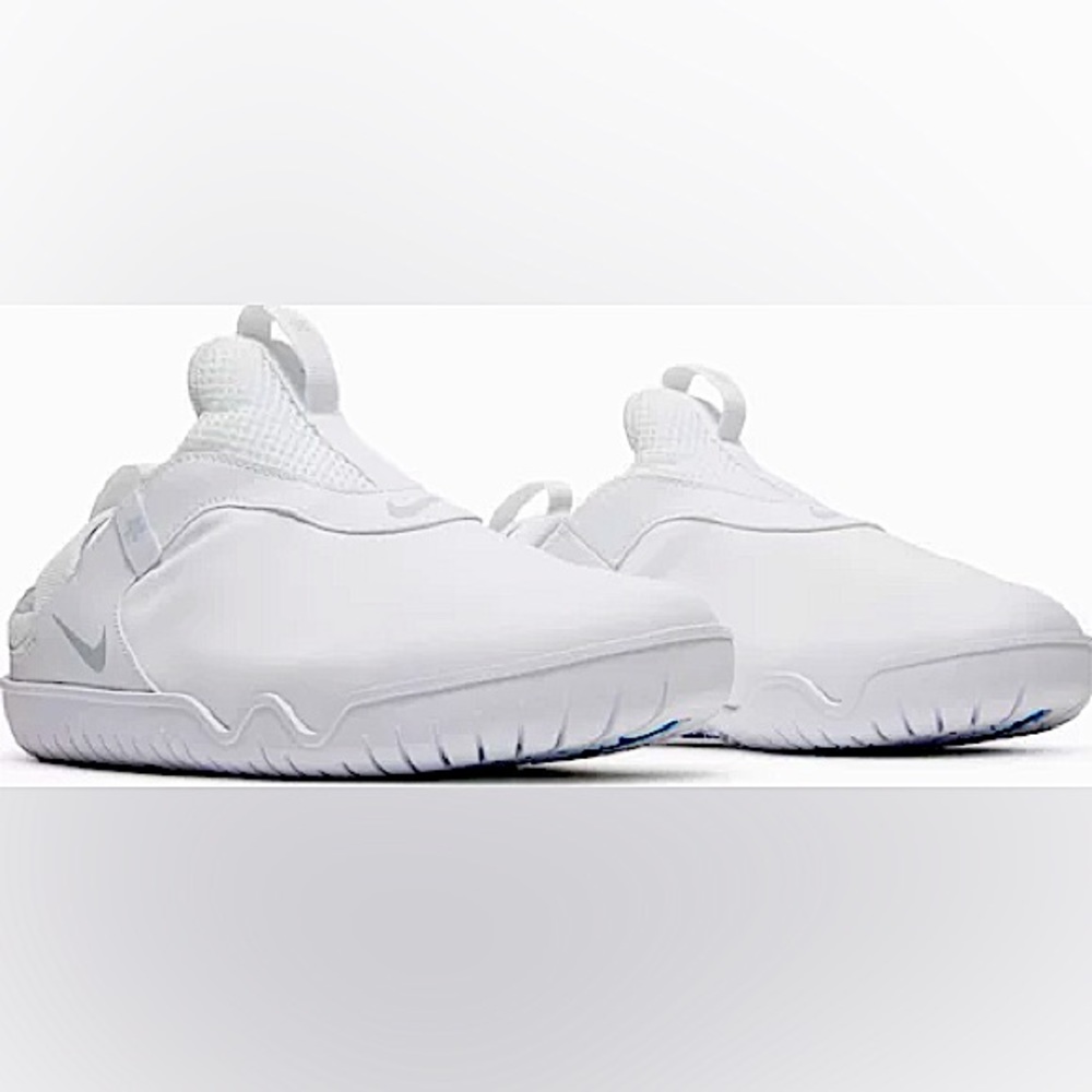 Like NEW Men’s Nike Zoom Pulse Athletic Tennis Shoes Nurse Medical slip one 12